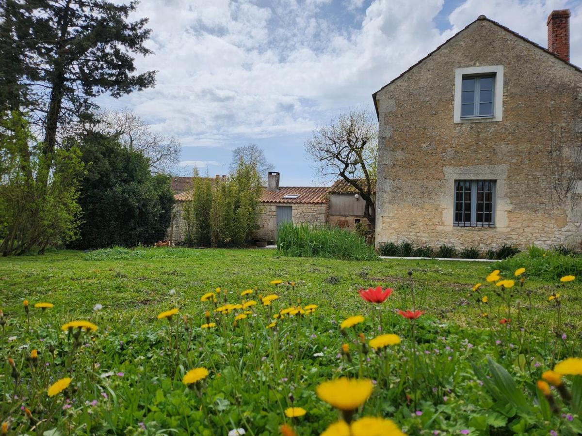 Maison Chaleureuse Et Familiale. Nalliers  Bagian luar foto