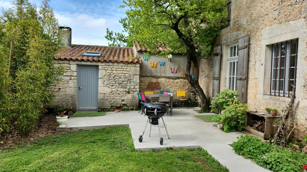 Maison Chaleureuse Et Familiale. Nalliers  Bagian luar foto